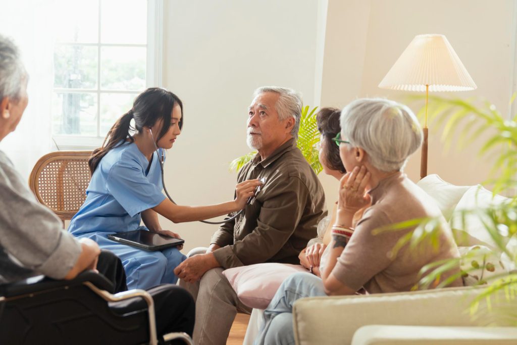 4 Tips Memilih Layanan Home Care yang Paling Pas